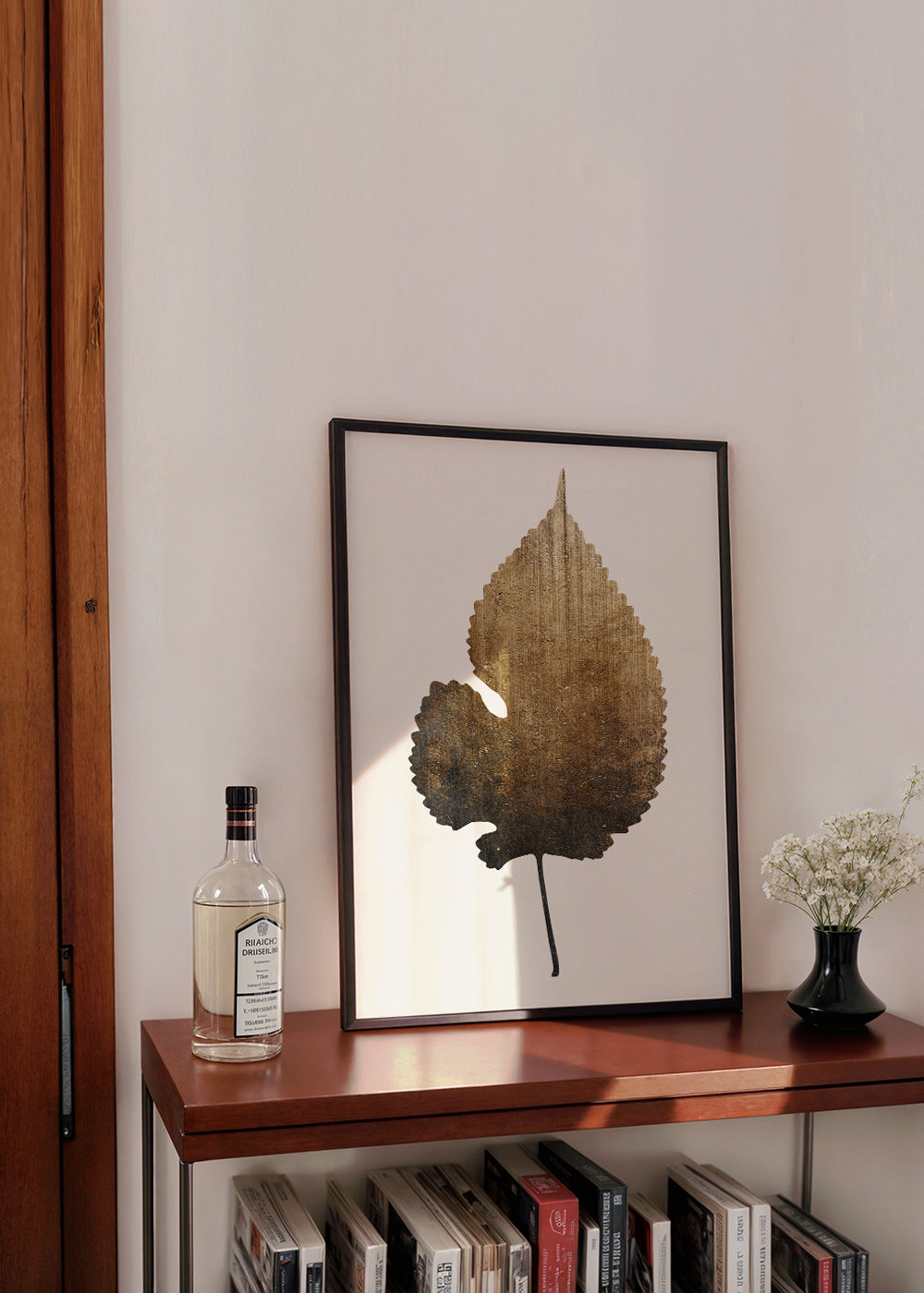 Botanický tisk se zlatým texturovaným listem