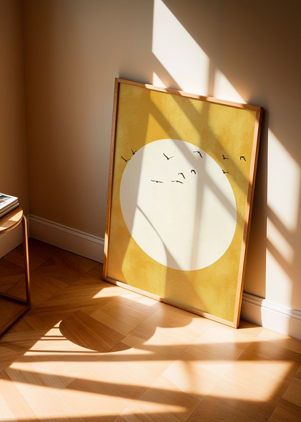 Minimalistický obraz sluneční kruh s ptáky