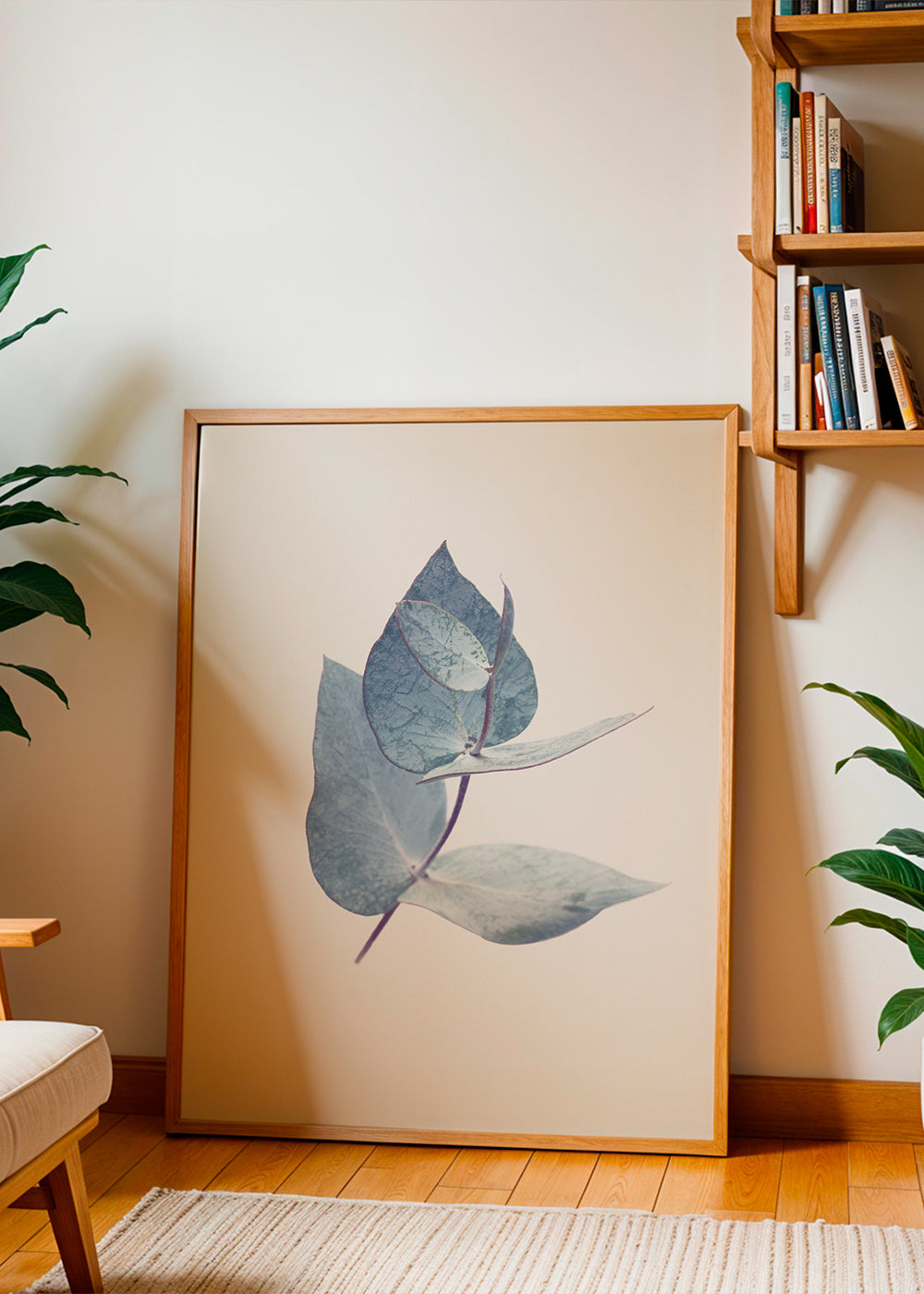 Botanický plakát: eukalyptové listy v jemné modři