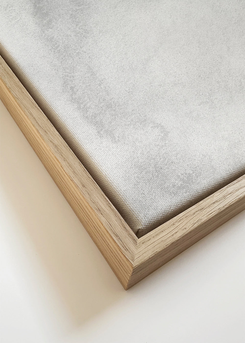 Černobílá práce s minimalistickou akvarelovou texturou