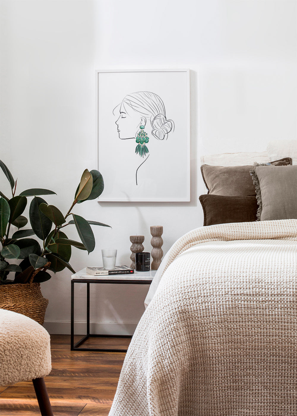 Ilustrace profil ženy se zelenými náušnicemi