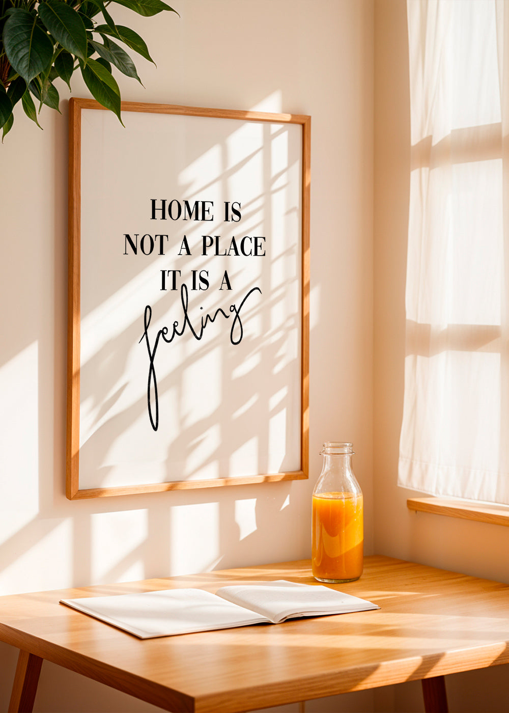 Černobílá typografická grafika "Home is a feeling"