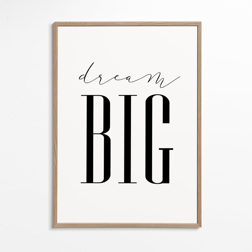 Minimalistický typografický tisk s výrazným textem