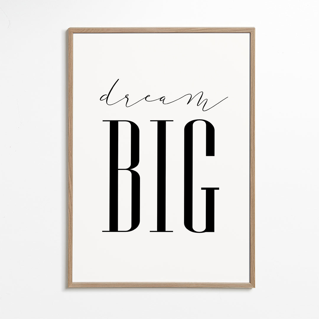 Minimalistický typografický tisk s výrazným textem