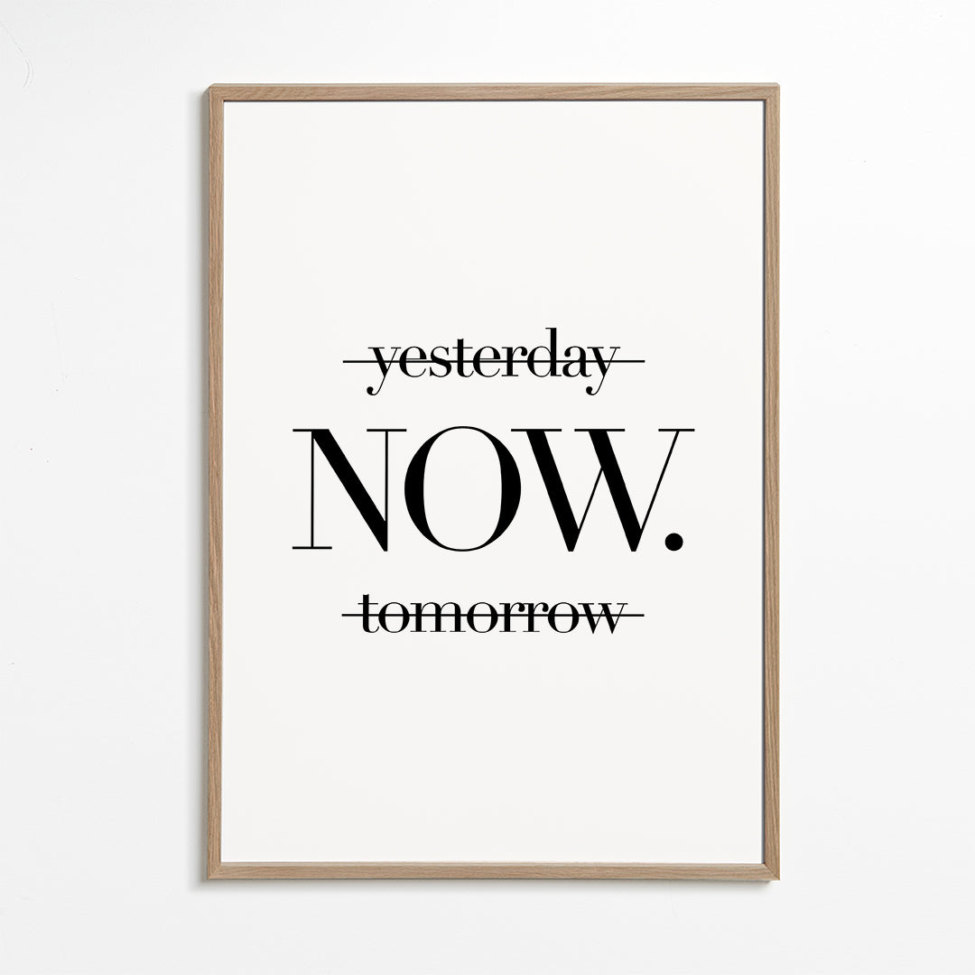 Minimalistický plakát NOW typografie