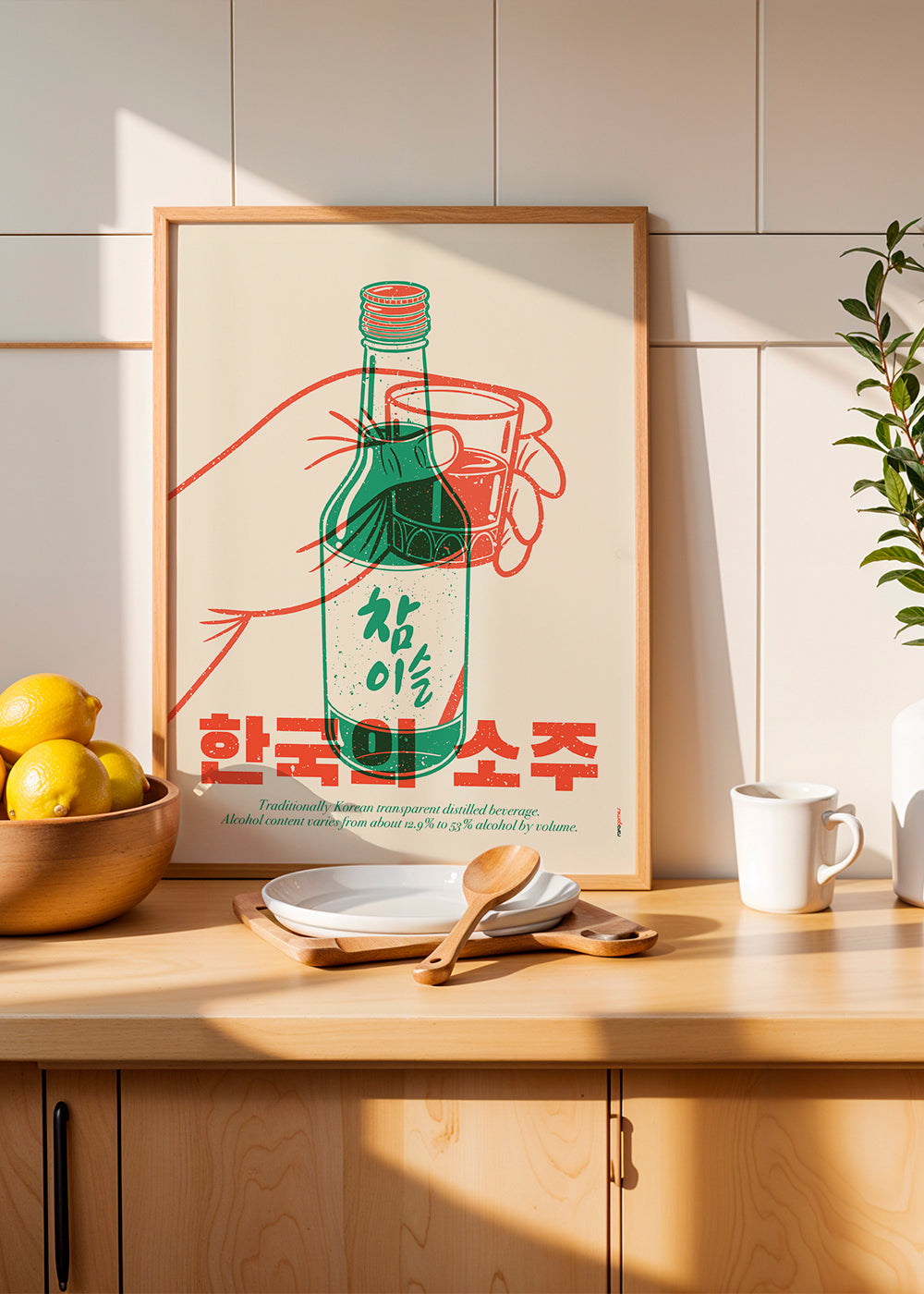 Obraz do kuchyně s ilustrovanou lahví soju