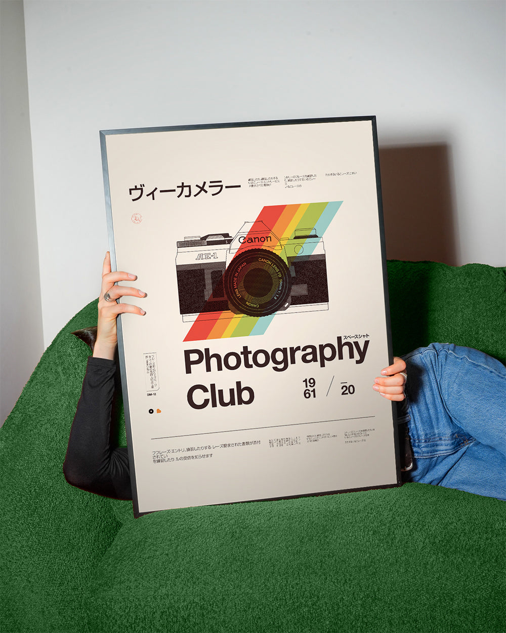 Vintage tisk Retro fotoaparát s barevnými pruhy