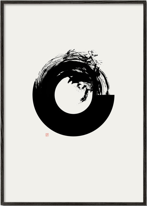 Černobílá tvorba s minimalistickým enso kruhem