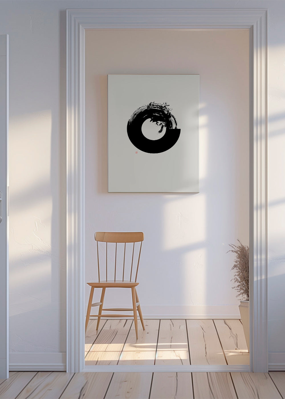 Černobílá tvorba s minimalistickým enso kruhem