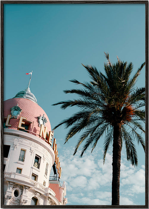 Obraz města Riviera s kopulí a palmou – Black Frame