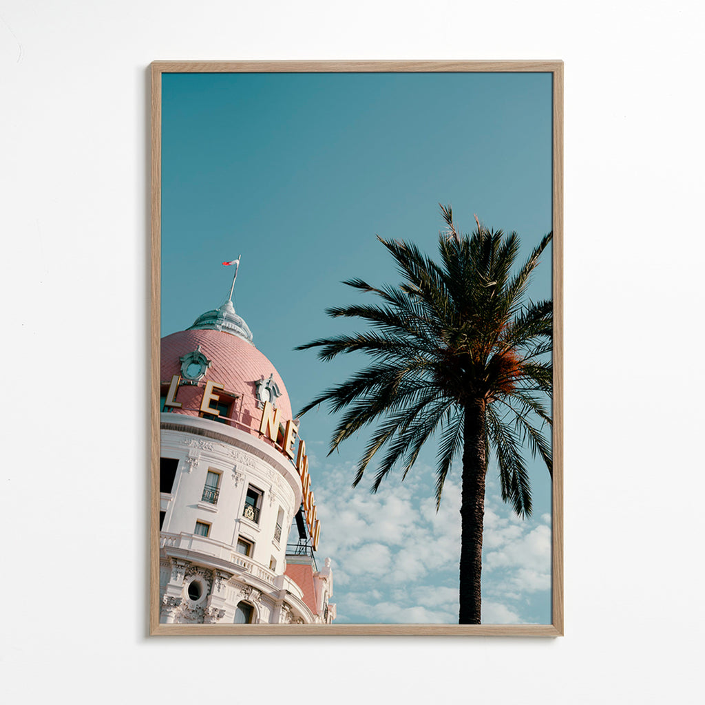 Obraz města Riviera s kopulí a palmou – Oak Frame