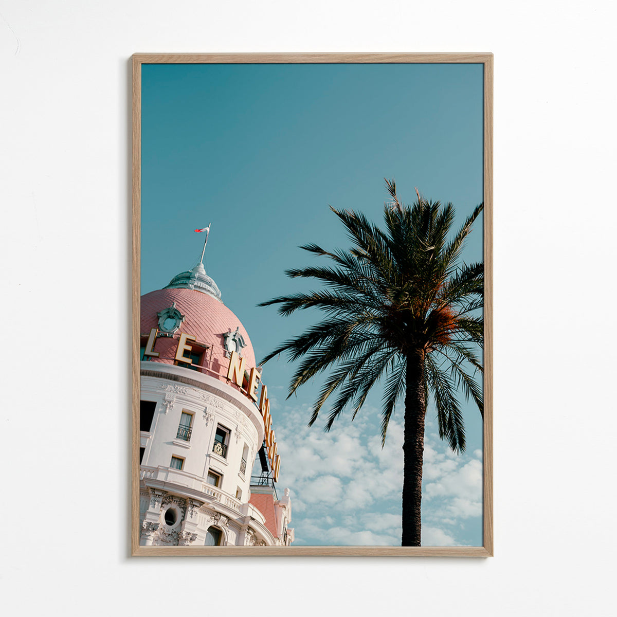 Obraz města Riviera s kopulí a palmou – Oak Frame