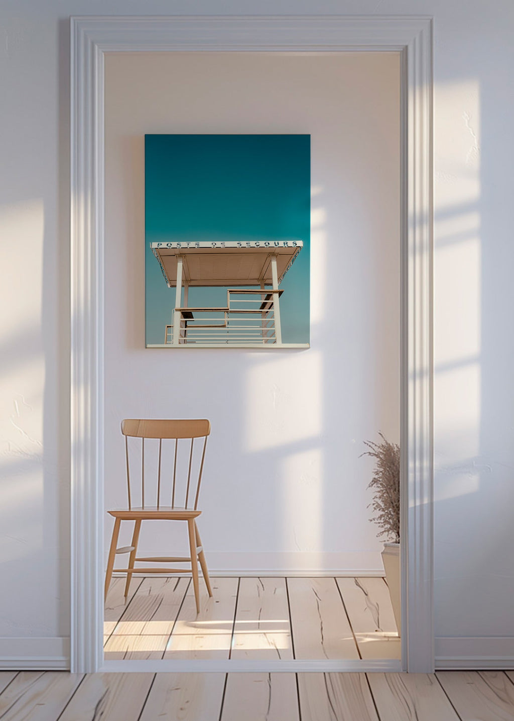 Fotografie záchranné věže na modré obloze – Canvas