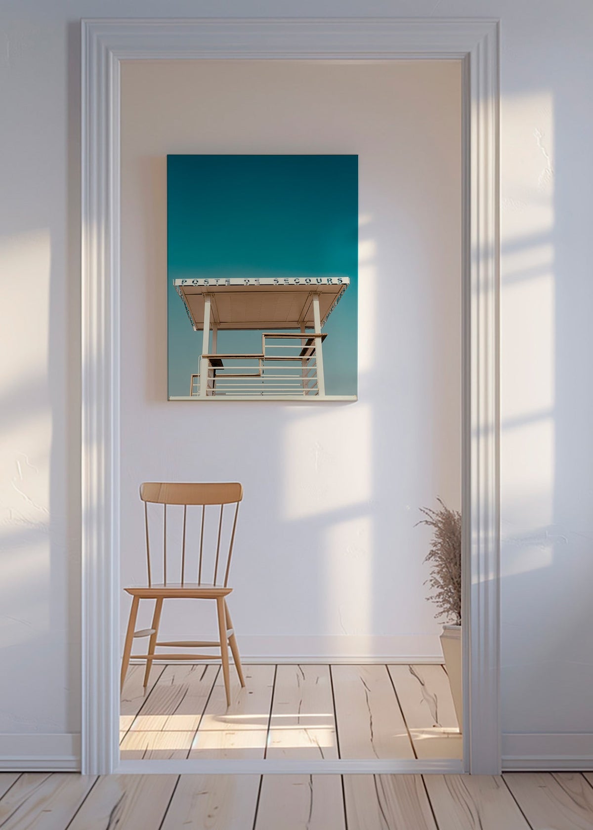 Fotografie záchranné věže na modré obloze – Canvas