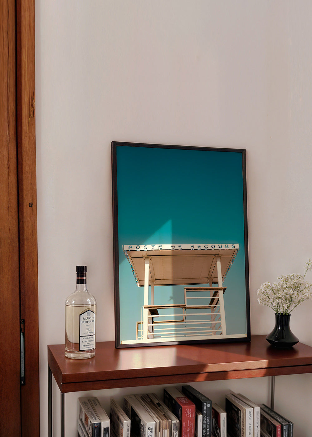 Fotografie záchranné věže na modré obloze – Product1