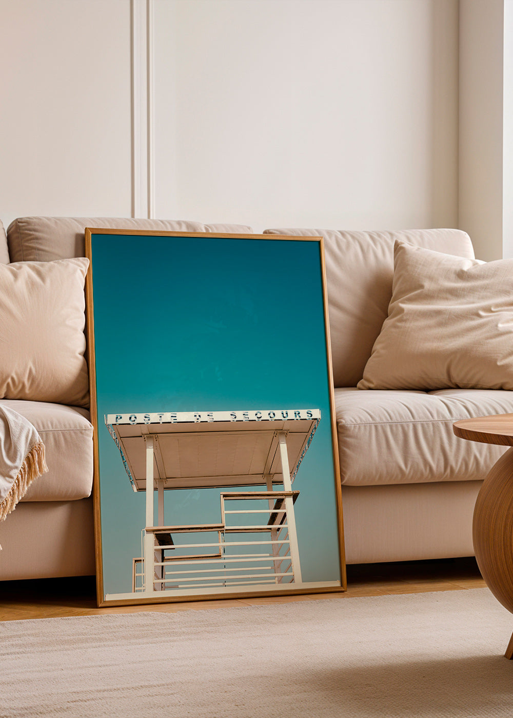 Fotografie záchranné věže na modré obloze – Product2