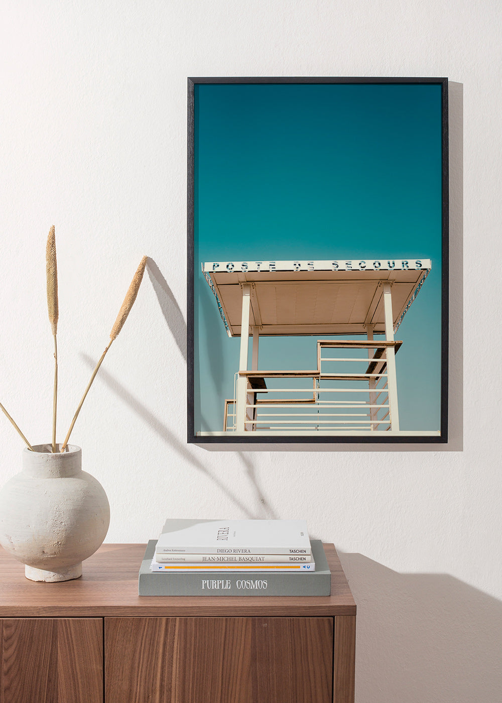 Fotografie záchranné věže na modré obloze – Product3