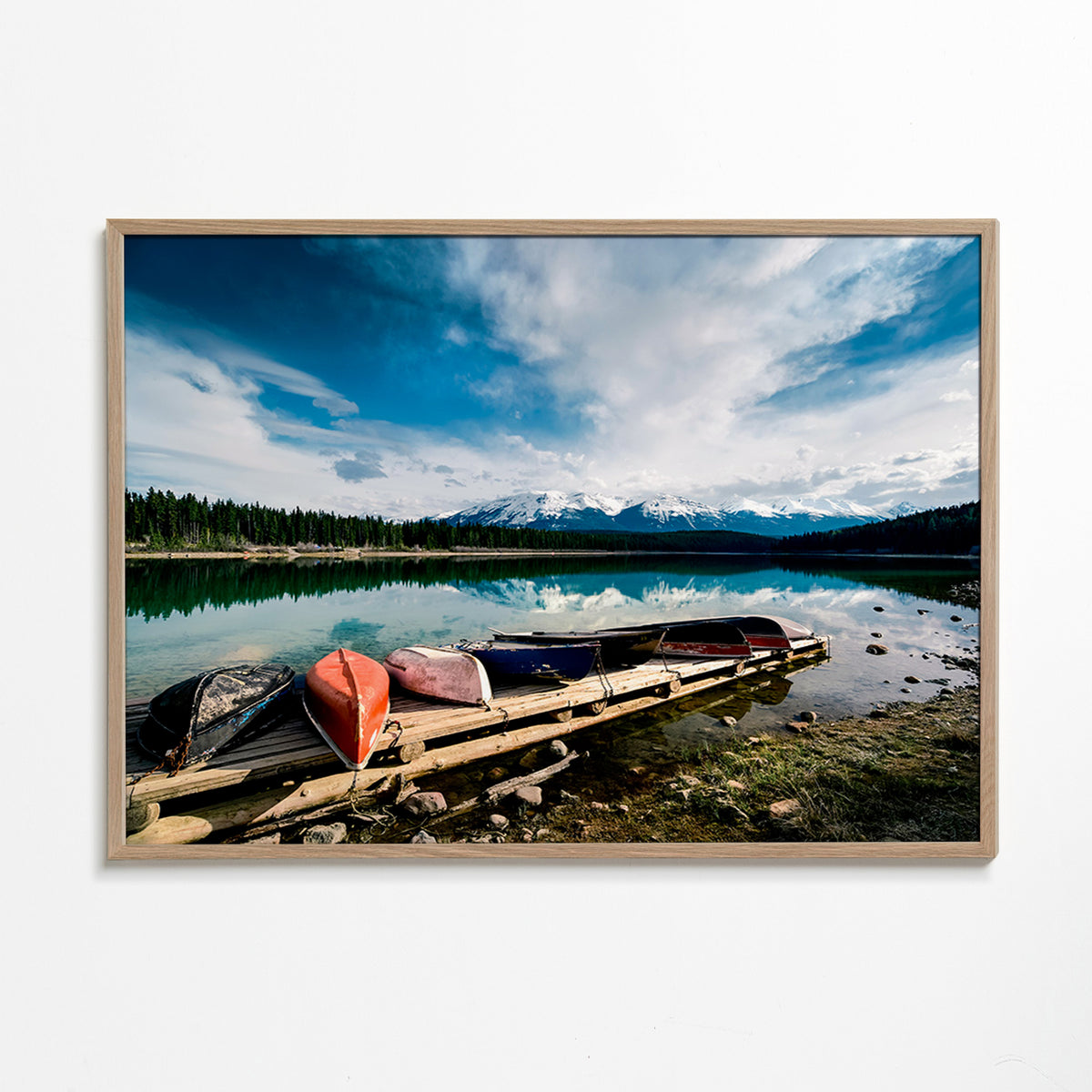 Krajinářský obraz s kajaky u mola – Oak Frame