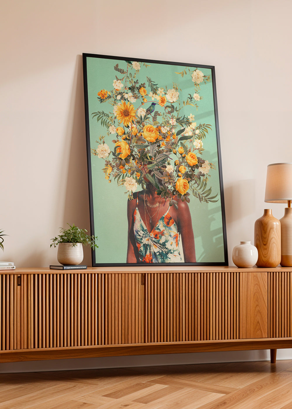 Botanický tisk s portrétem a květinovou korunou
