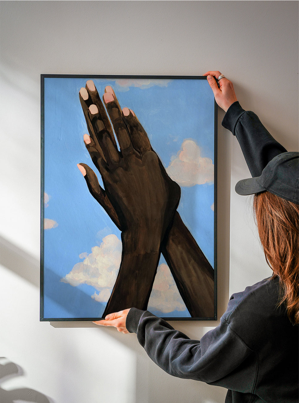 Ilustrace rukou k nebi