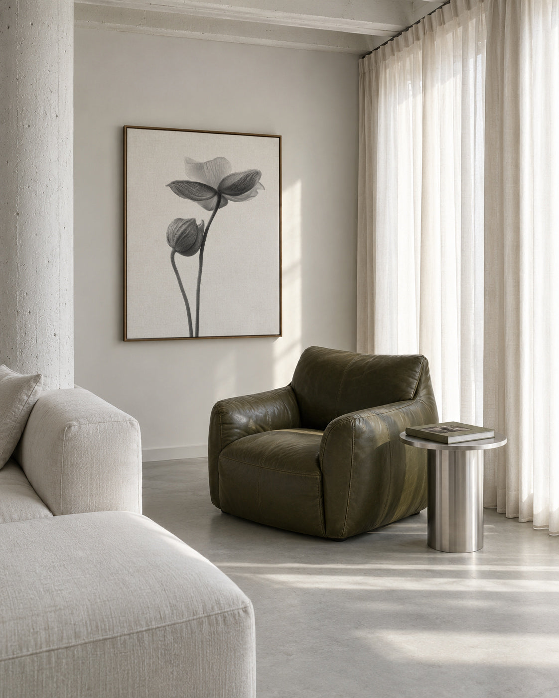 A little touch monochrome - Framed canvas in an interior