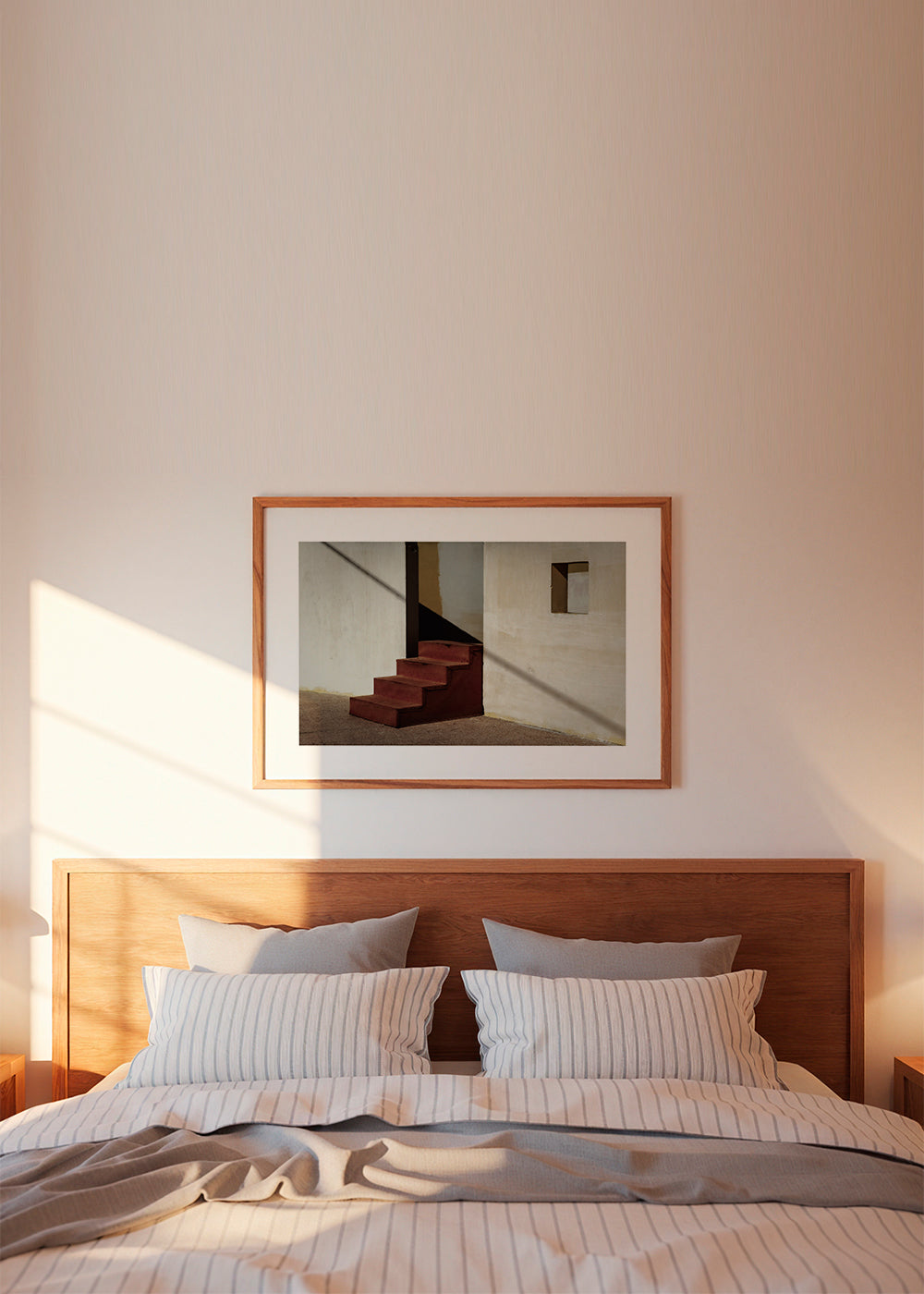 Fotografie minimalistických schodů