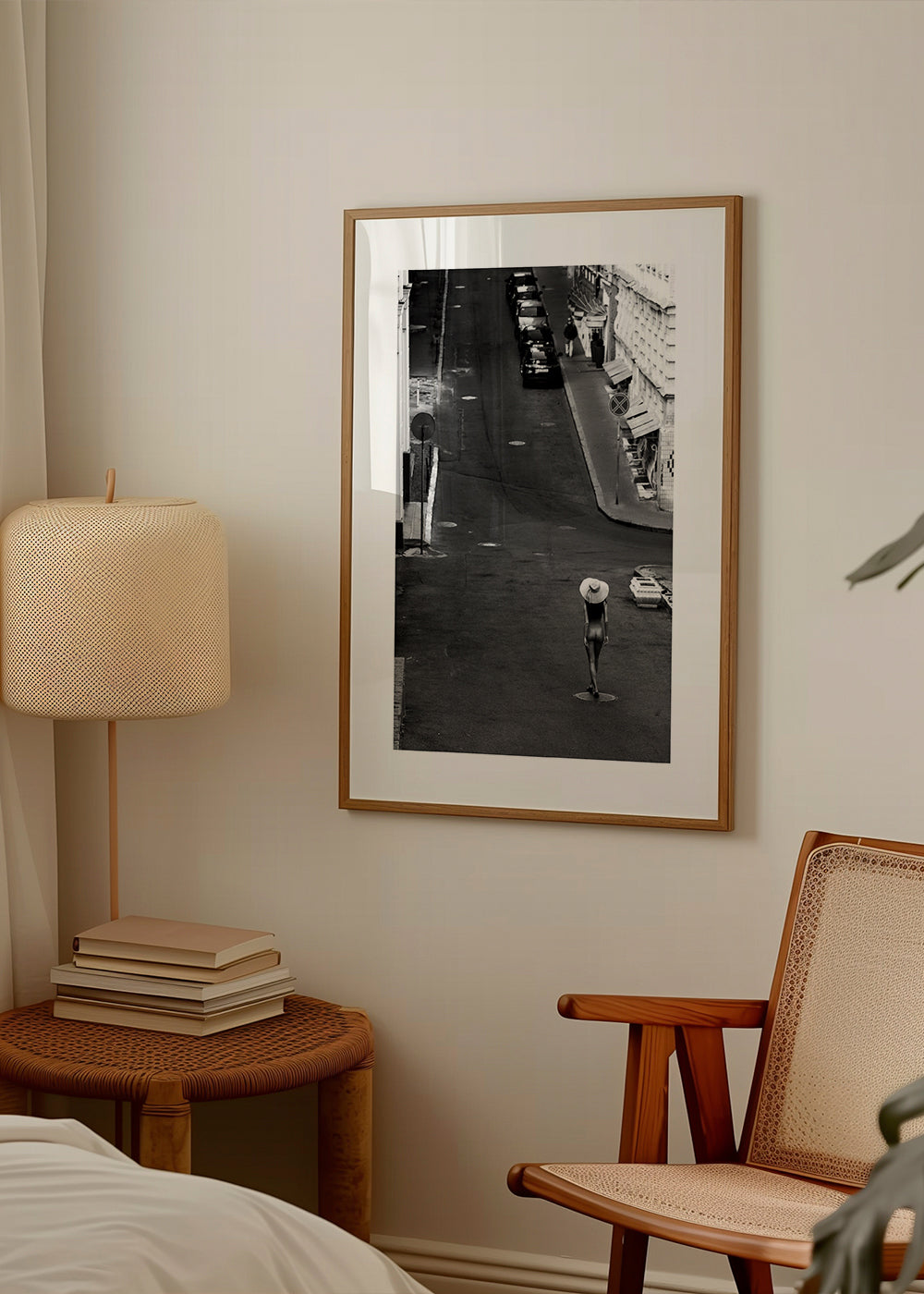 Uliční fotografie s osamělou postavou