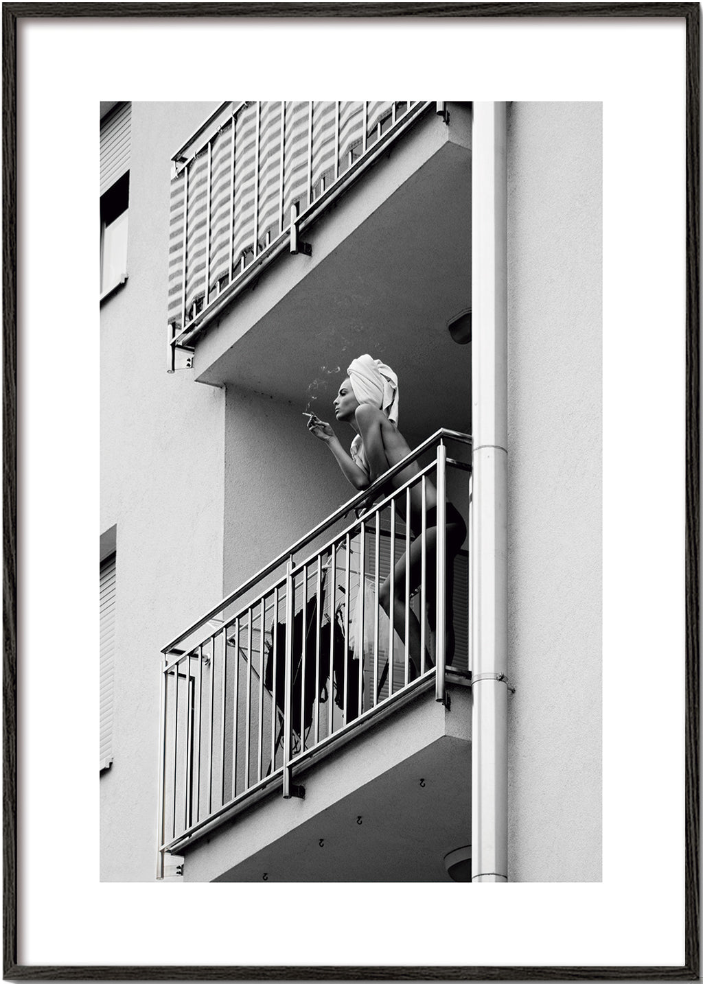 Fotografie na balkóně v černobílé