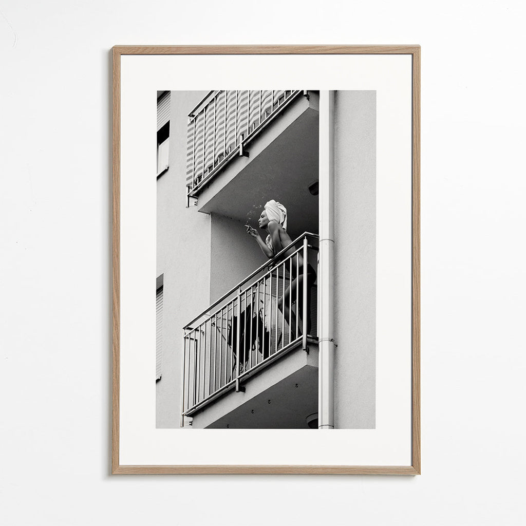 Fotografie na balkóně v černobílé