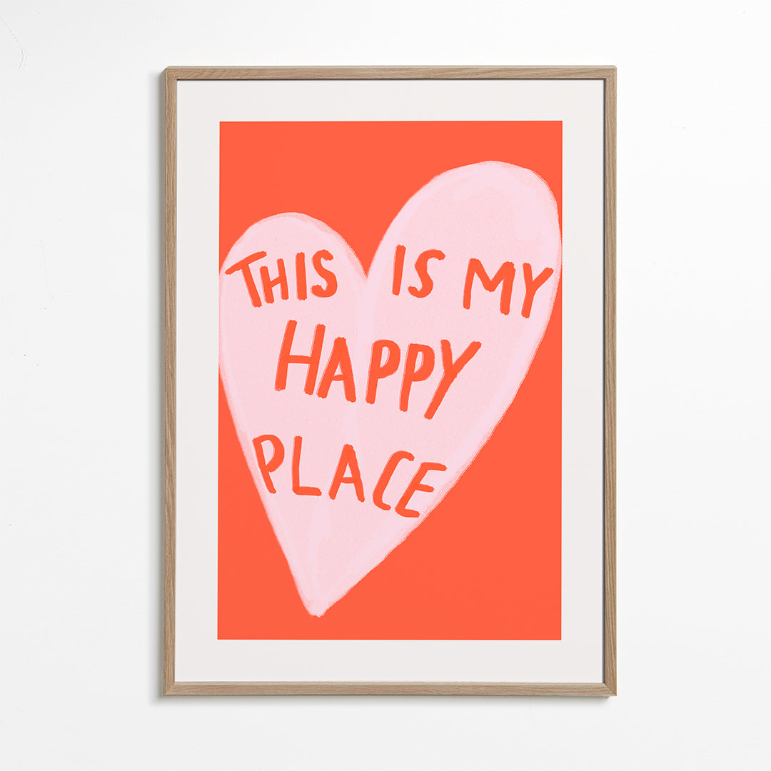 Ilustrace srdce 'Happy Place' na korálovém pozadí