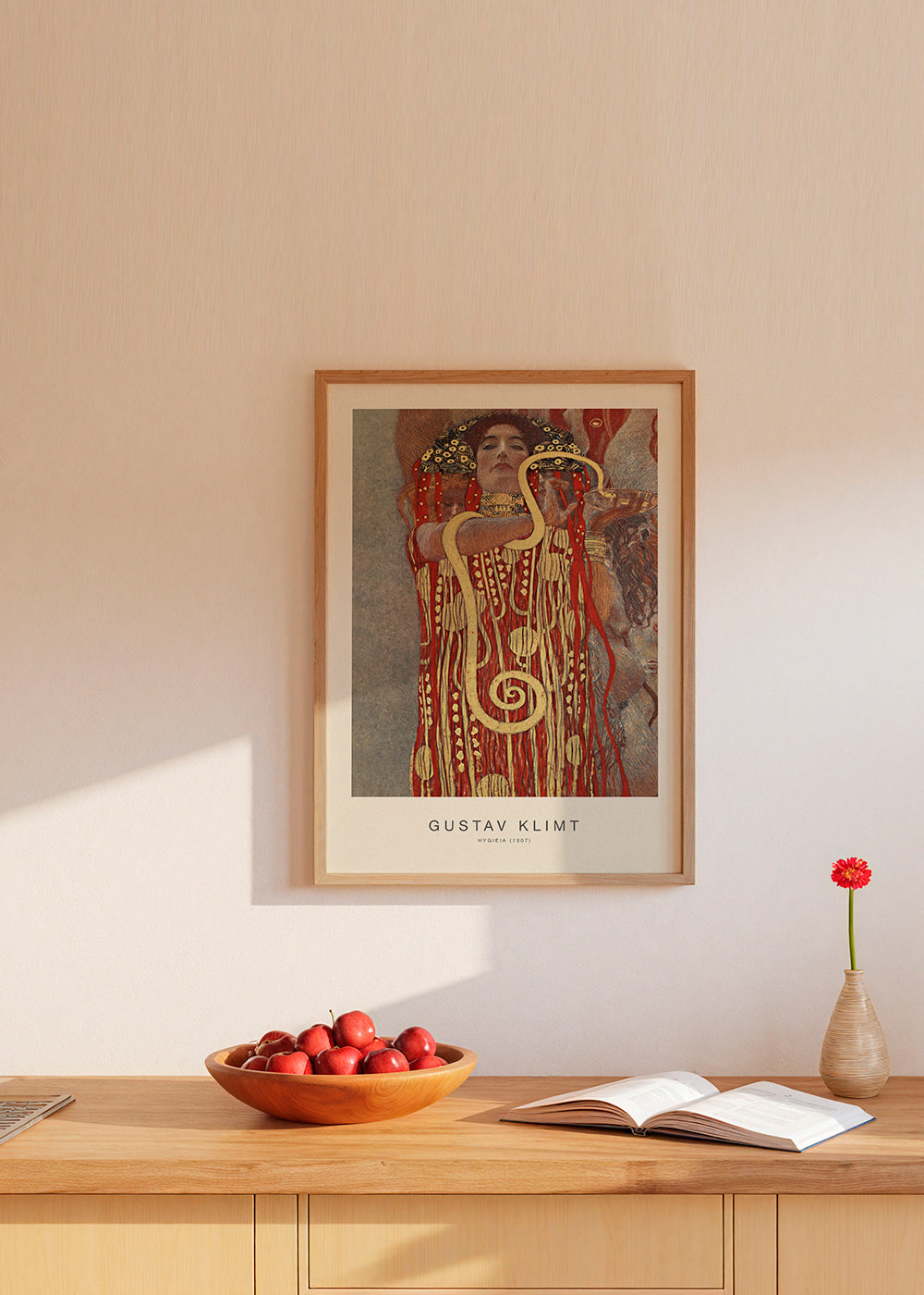 Vintage umění Hygieia od Klimta v zlaté a červené