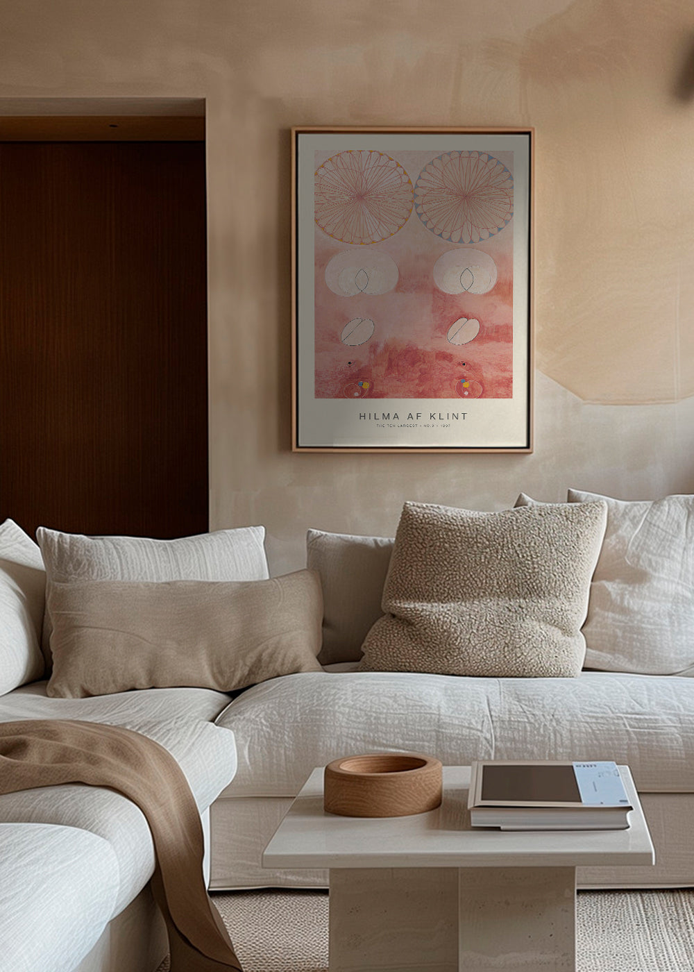 Abstraktní růžové dílo s botanickými motivy