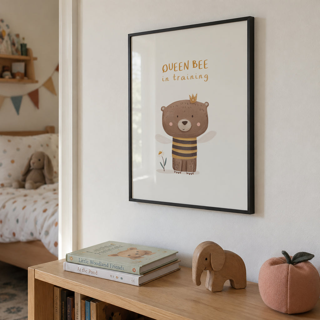 Queen bee - Framed poster in an interior