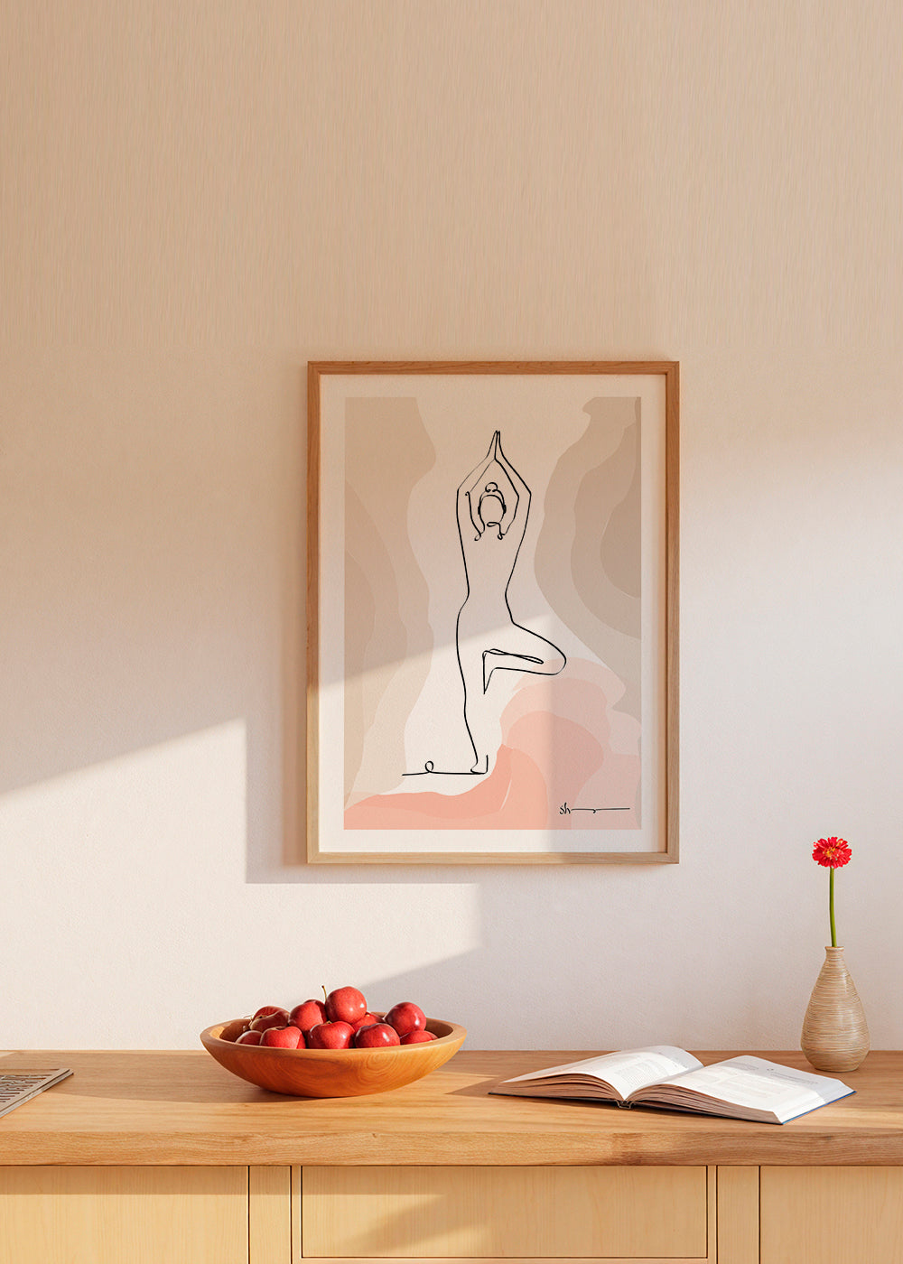 Relaxující design: silueta v pozici stromu