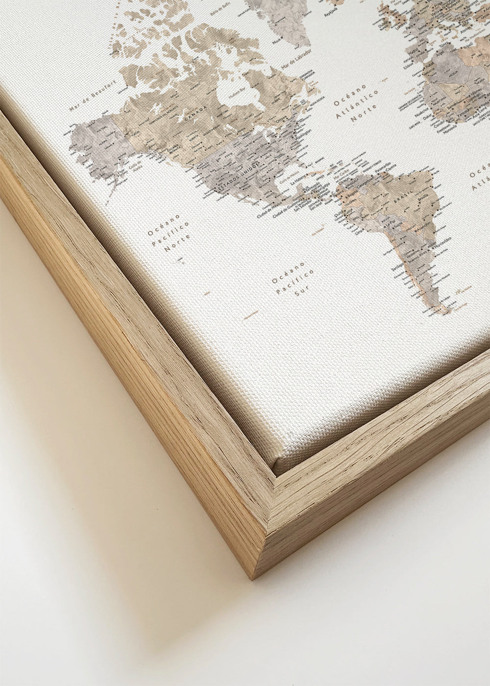 Mapa světa taupe detailní