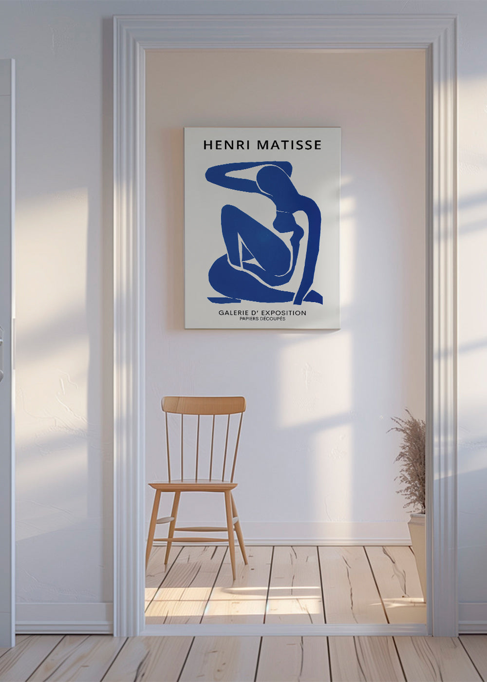 Ilustrace modré ženské postavy vystřižené