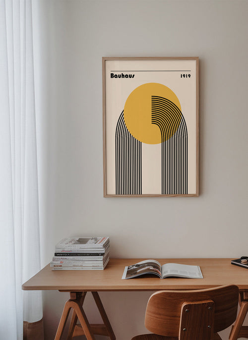 Geometrický Bauhaus plakát se žlutým kruhem