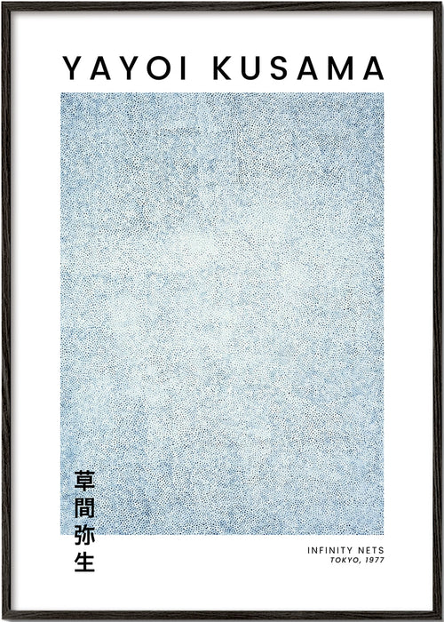 Minimalistický plakát s modrou tečkovanou texturou