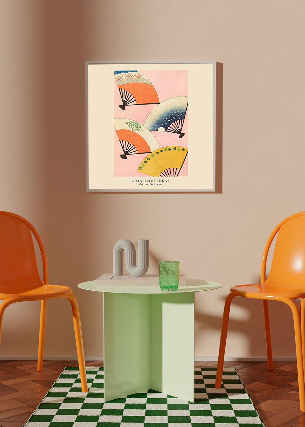 Ilustrace japonských vějířů na růžovém pozadí