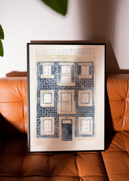 Ilustrace modré fasády s balkony – Product1
