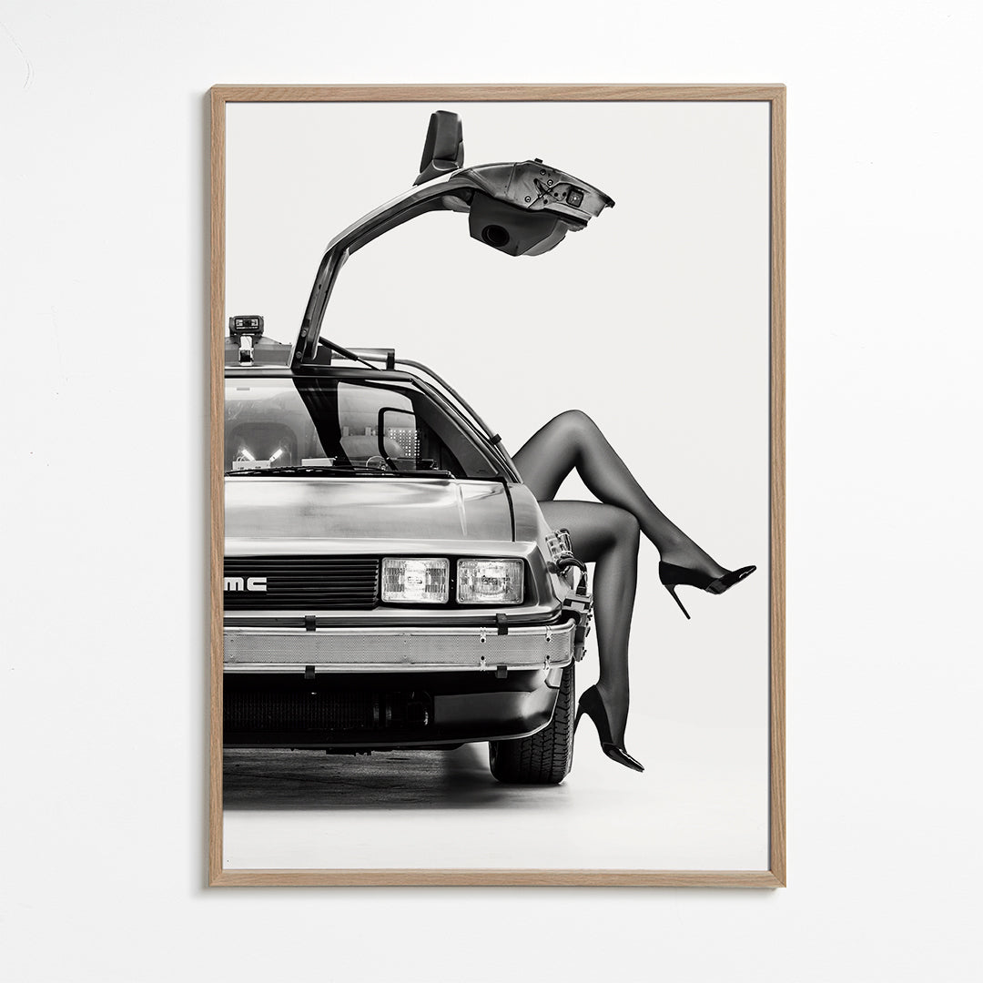 Černobílá práce: DeLorean se štíhlými nohami