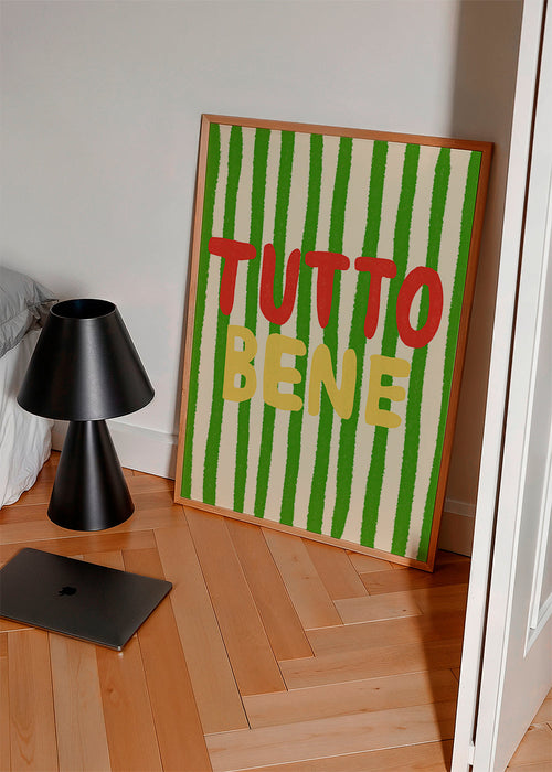 Ilustrace 'Tutto Bene' se zelenými pruhy