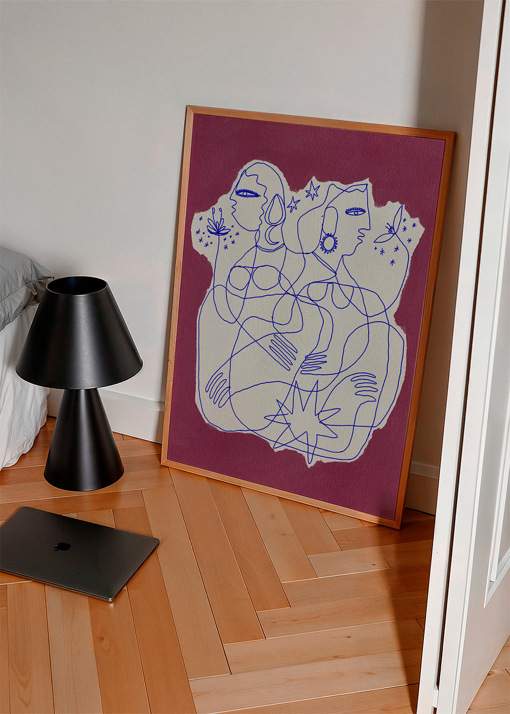 Kreslená ilustrace dvou postav na roztrženém papíru
