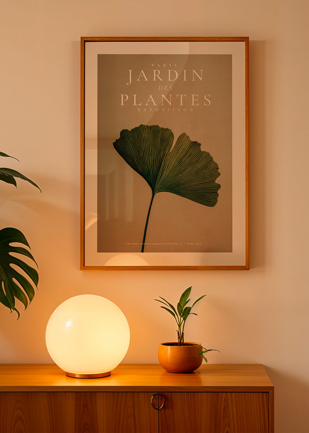 Botanický plakát s listem gingka a klasickou typografií