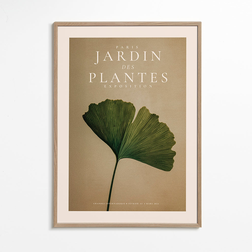 Botanický plakát s listem gingka a klasickou typografií