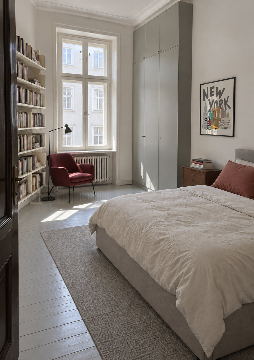 New York Icons - Framed poster in an interior