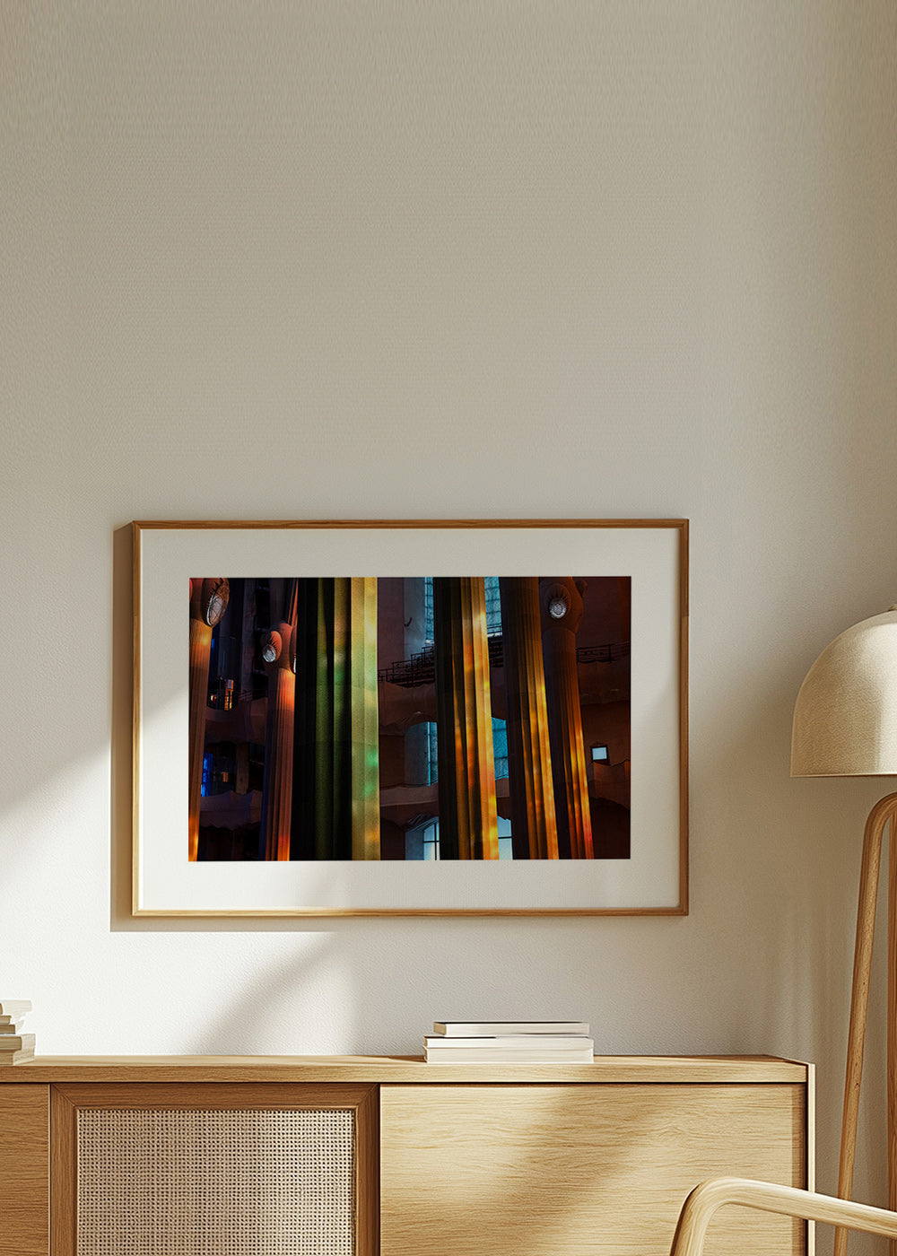 Fotografie osvětlených interiérových sloupů