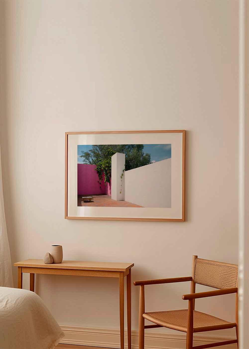 Minimalistický obraz růžovo-bílý dvůr
