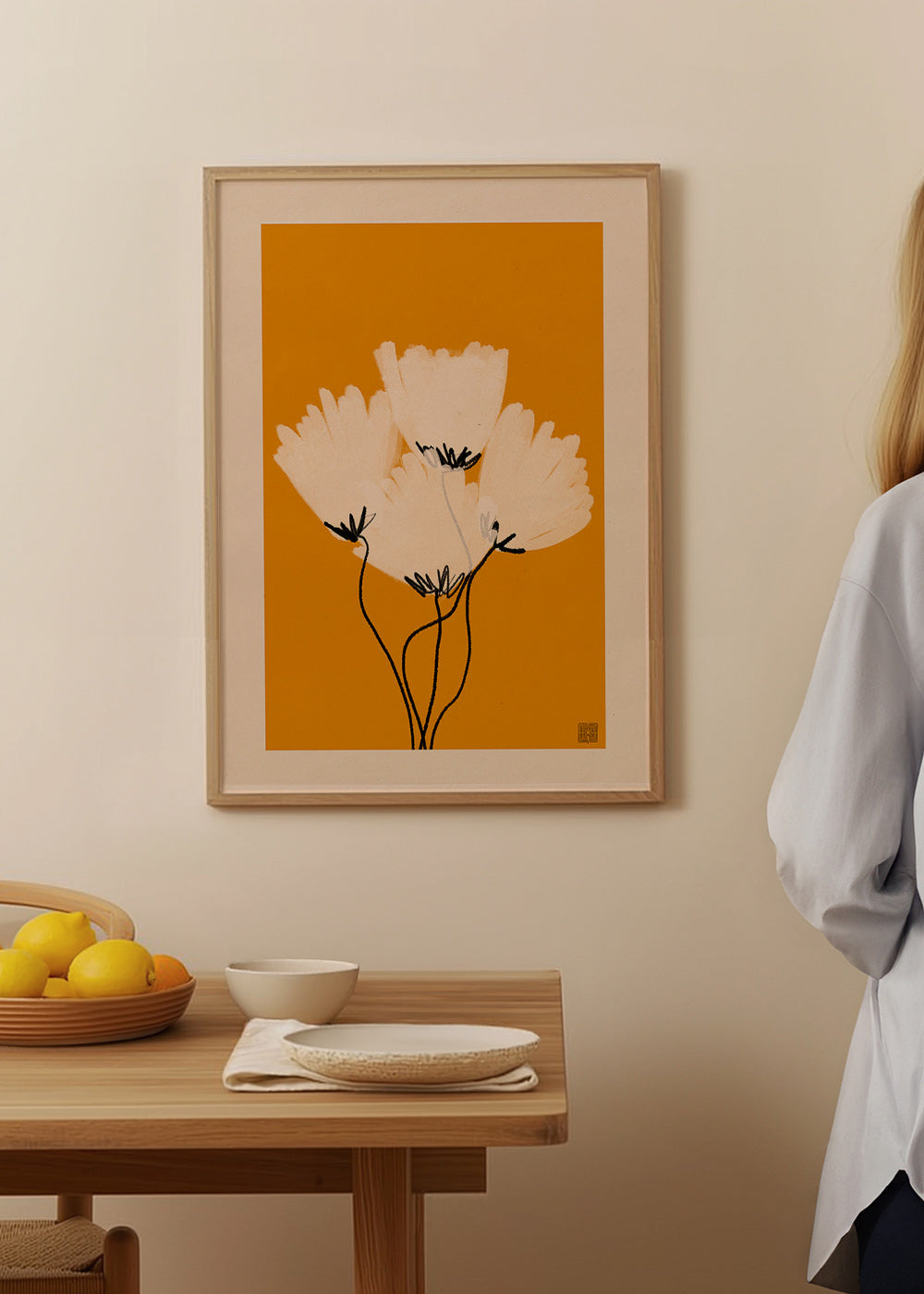 Botanický plakát bílé květy na okru – Product1