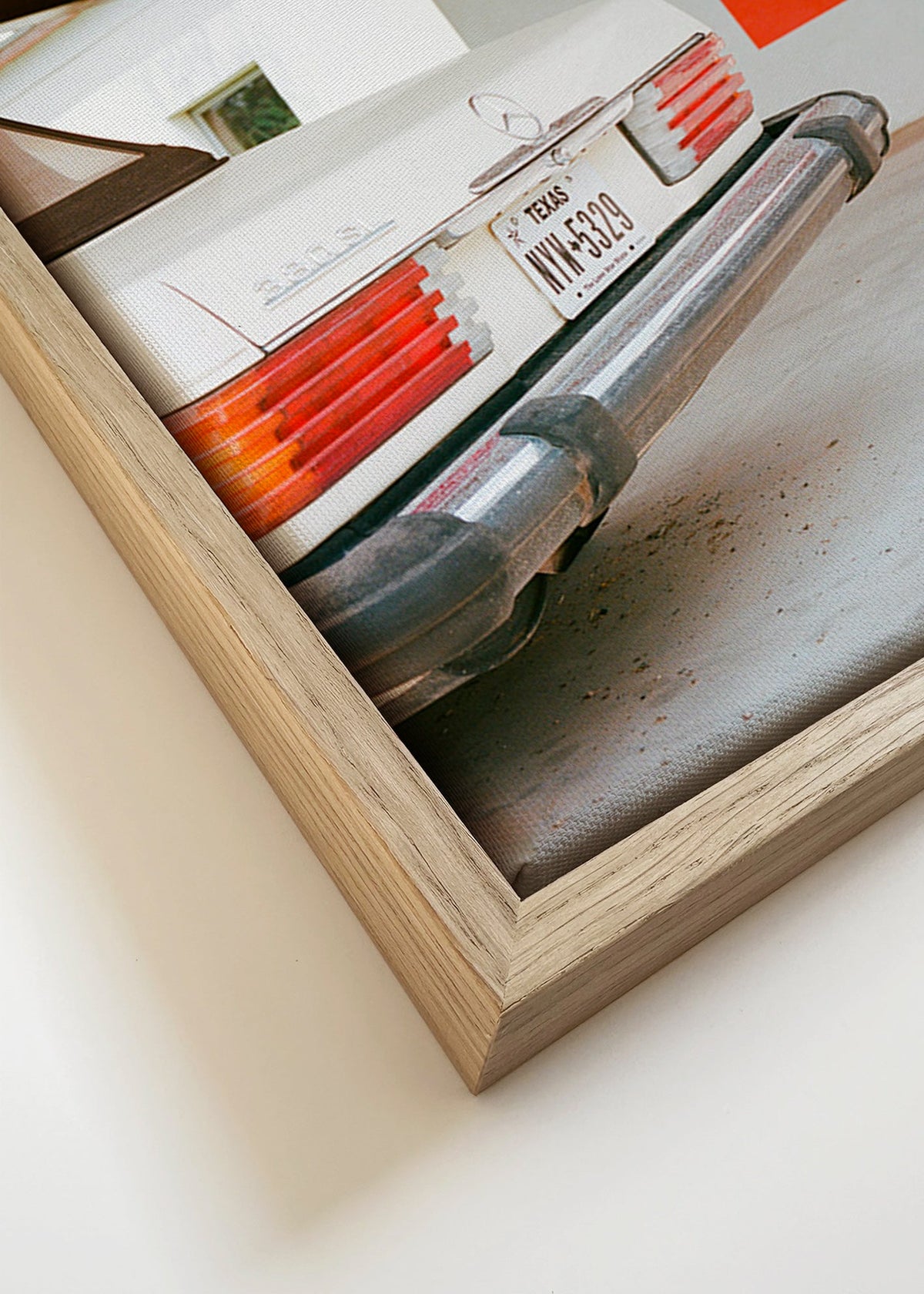 Fotografie klasického auta a nástěnného portrétu – Canvas detail